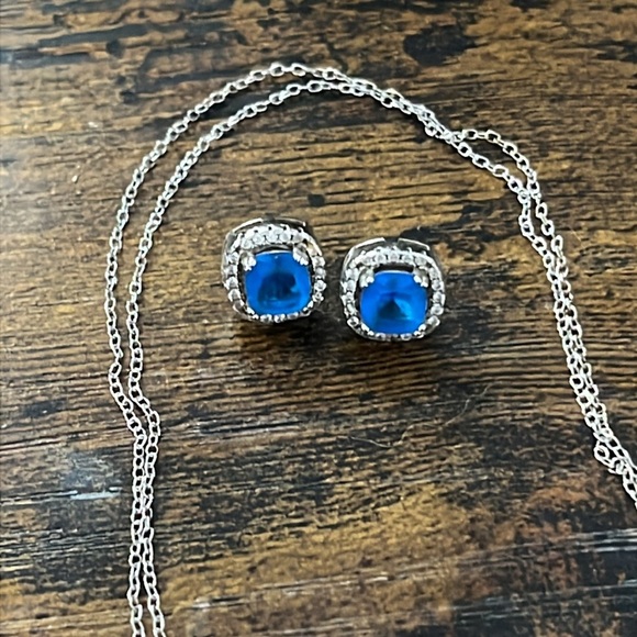 December birthstone necklace and earrings - Picture 3 of 3